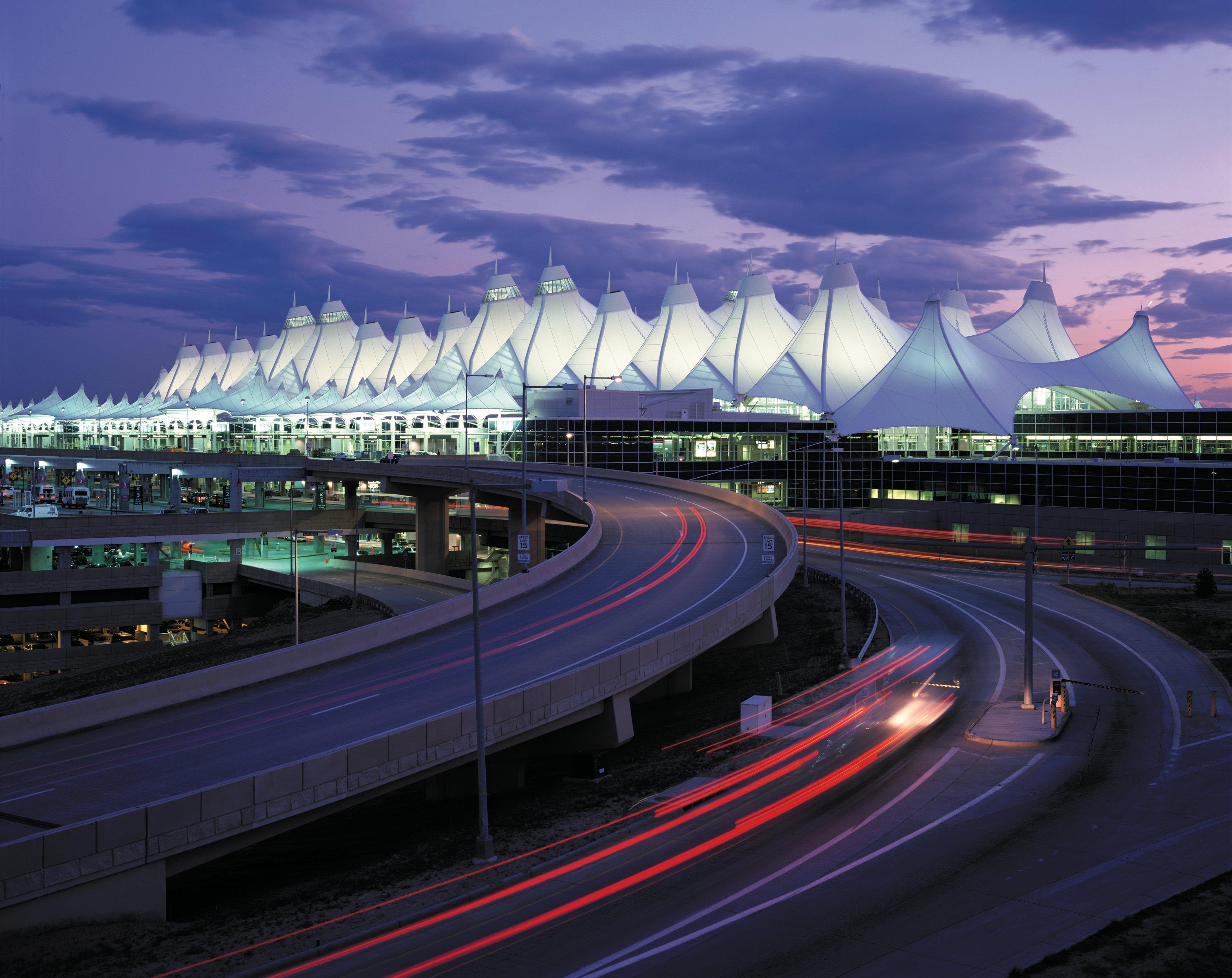 Crowne Plaza Denver International Airport, An Ihg Hotel Bagian luar foto